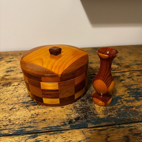 Wooden Checkered Box and Vase Set - Picture 2 of 5